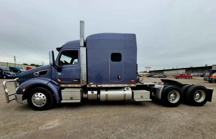 2020 Peterbilt 579-2