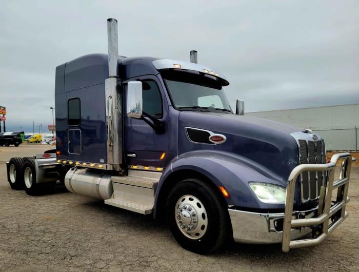 2020 Peterbilt 579-8