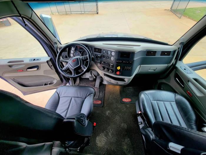 2020 Peterbilt 579-12