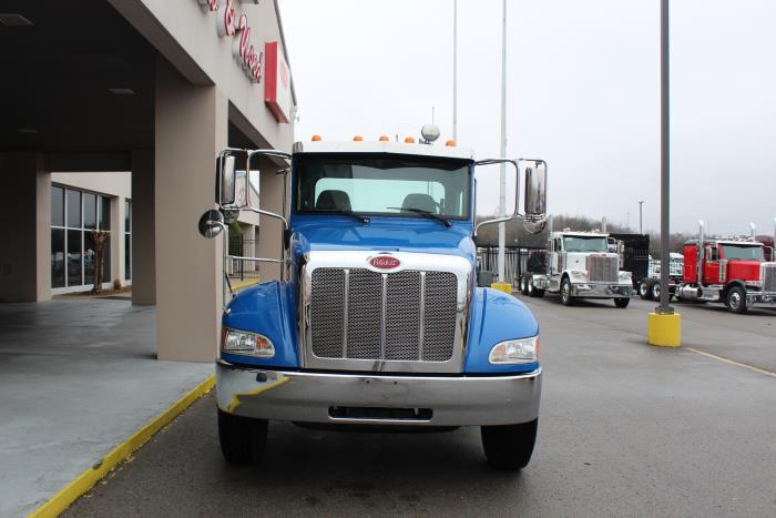 2021 Peterbilt 337-2