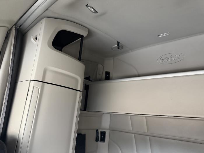 2021 Peterbilt 579-10