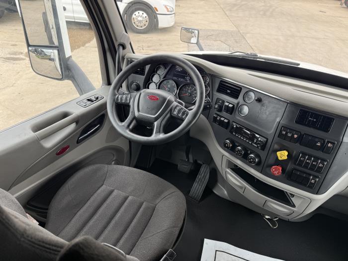 2021 Peterbilt 579-13