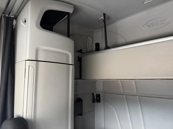 2021 Peterbilt 579-10