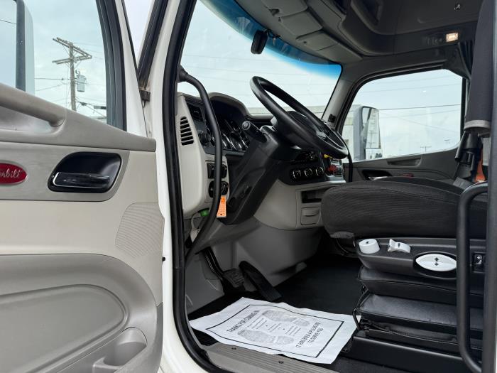 2021 Peterbilt 579-15