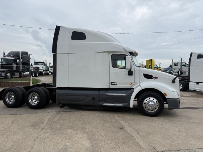 2021 Peterbilt 579-25