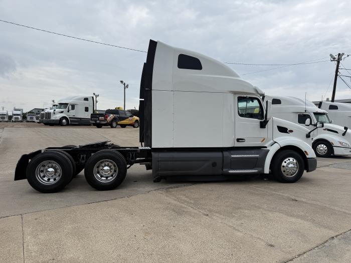 2021 Peterbilt 579-28