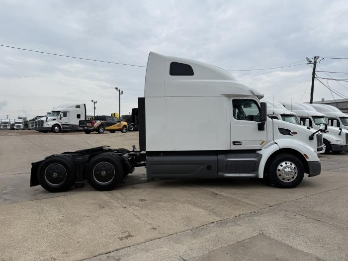 2021 Peterbilt 579-2