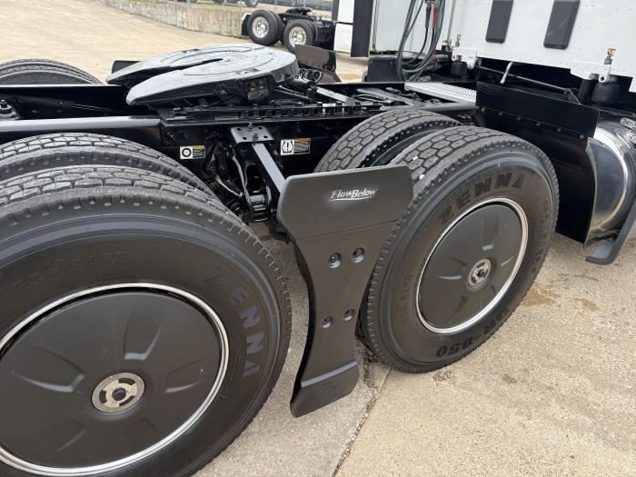 2021 Peterbilt 579-28