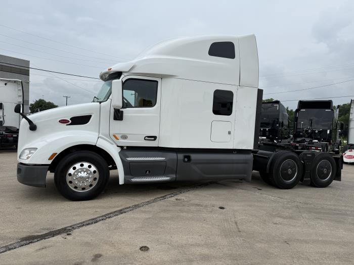 2021 Peterbilt 579-32