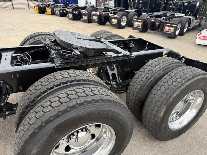 2021 Peterbilt 579-44