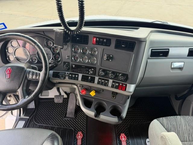 2020 Kenworth T680-42