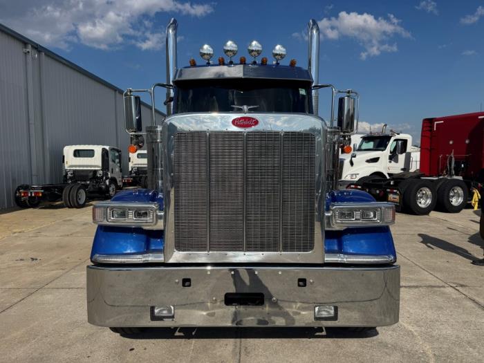 2027 Peterbilt 589-2