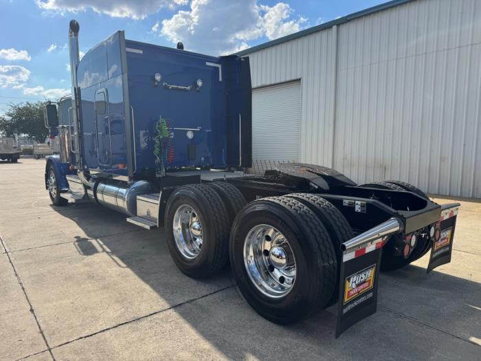 2027 Peterbilt 589-7