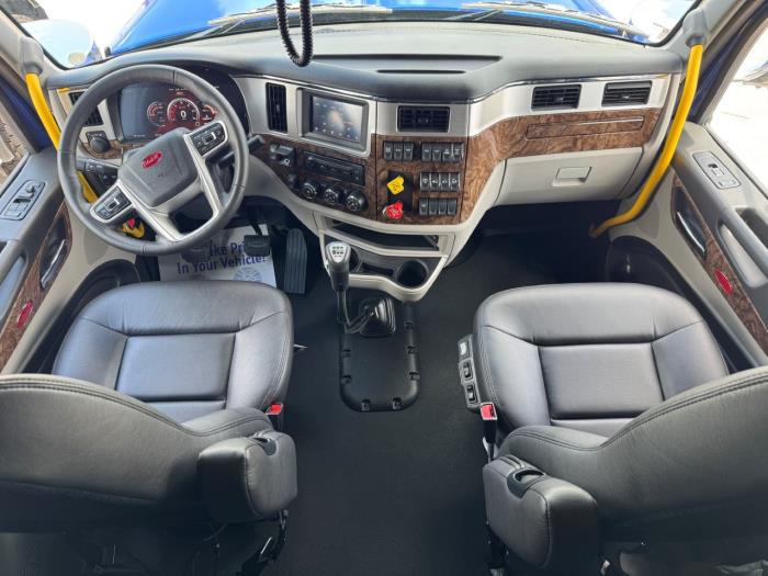 2027 Peterbilt 589-11
