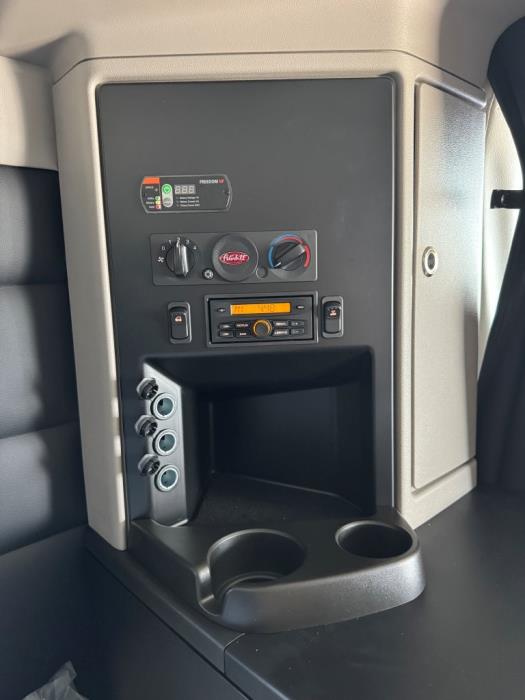 2027 Peterbilt 589-16