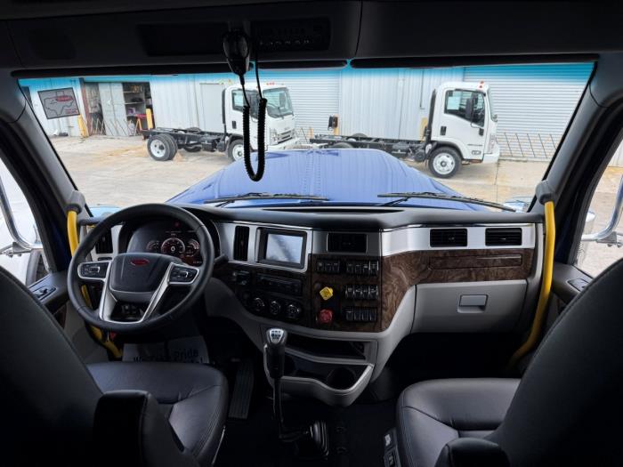 2027 Peterbilt 589-18