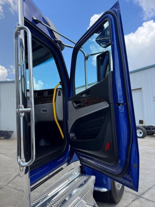 2027 Peterbilt 589-20