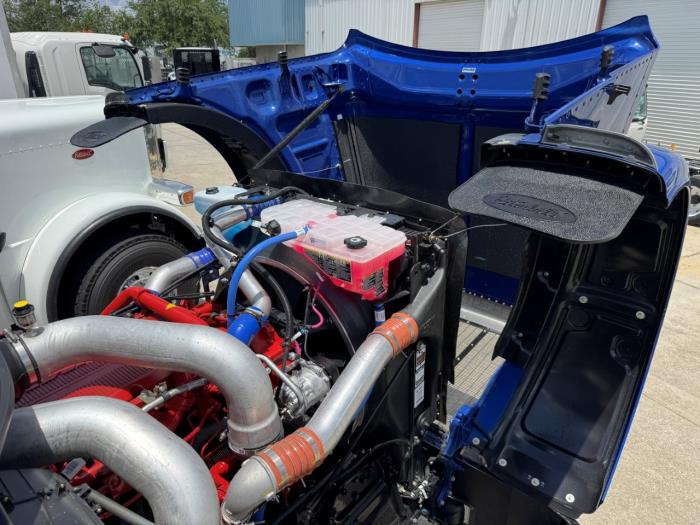2027 Peterbilt 589-28