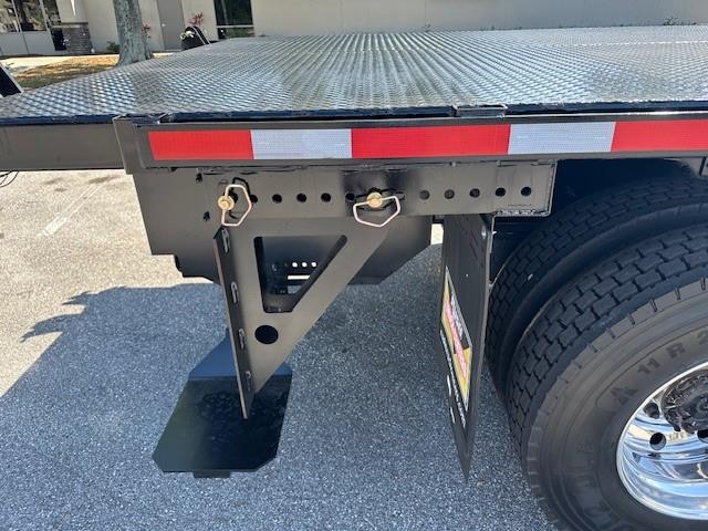 2027 Peterbilt 548-10