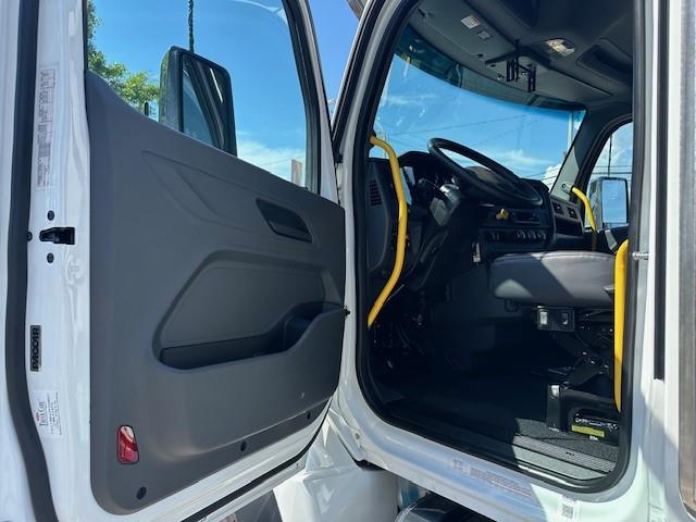 2027 Peterbilt 548-14