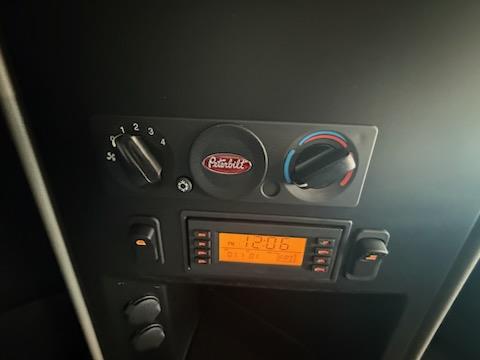 2027 Peterbilt 589-10