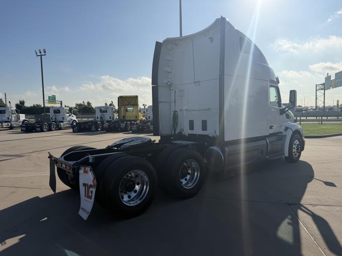 2021 Peterbilt 579-4