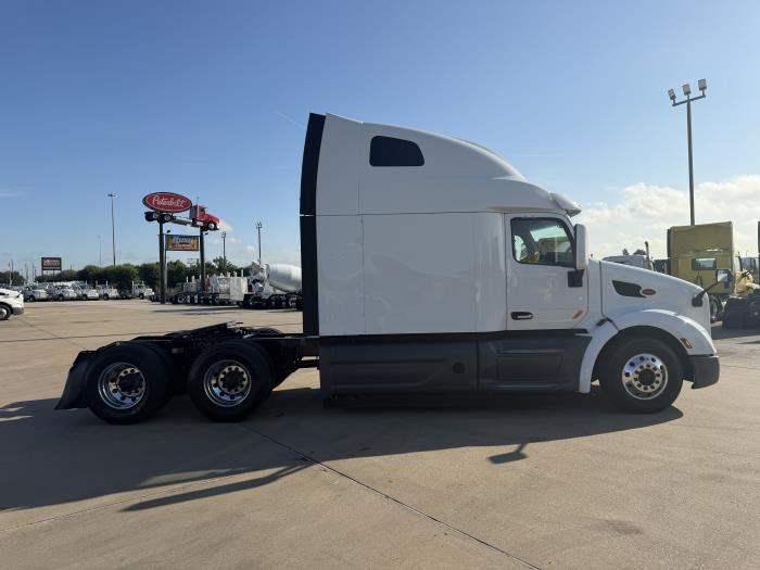 2021 Peterbilt 579-5