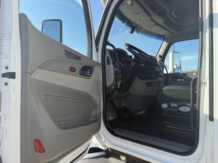 2021 Peterbilt 579-23