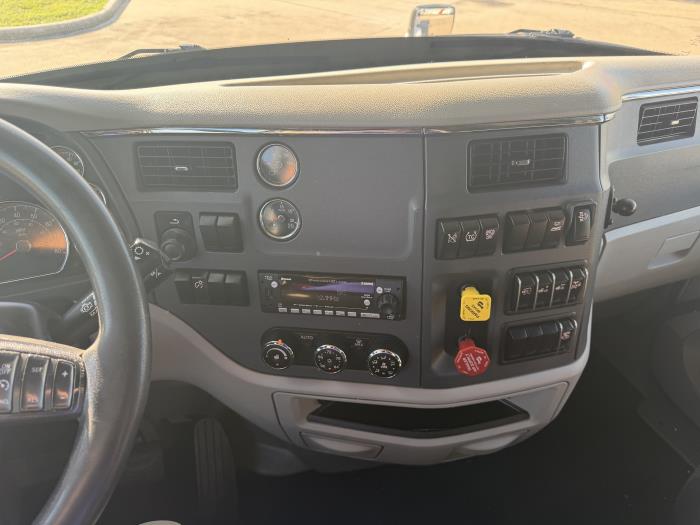 2021 Peterbilt 579-36