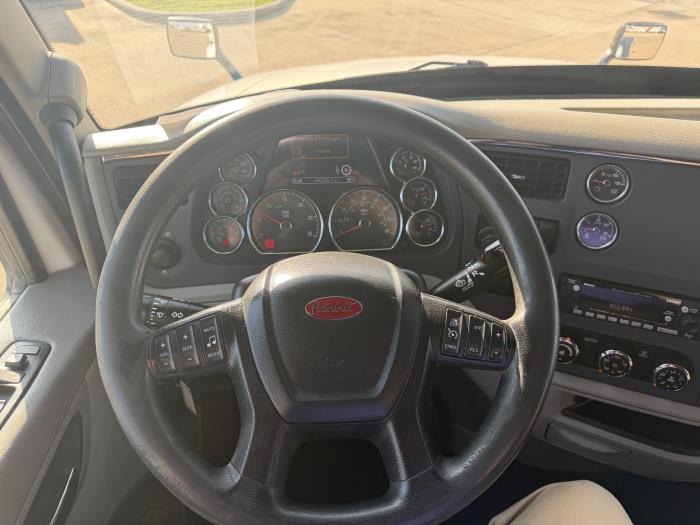 2021 Peterbilt 579-37