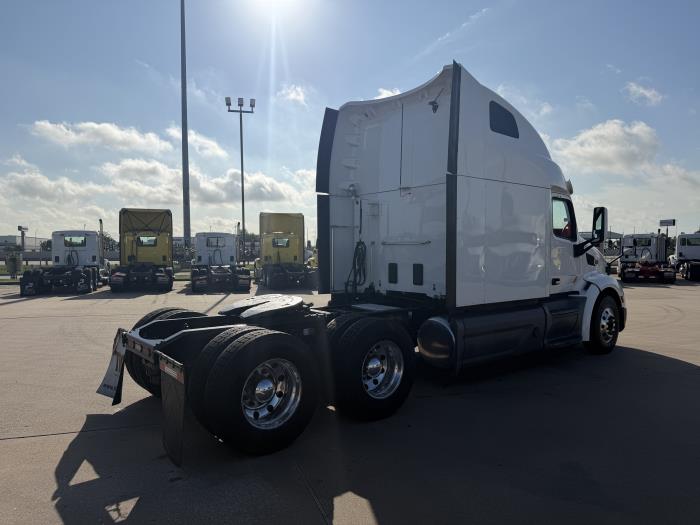 2021 Peterbilt 579-4