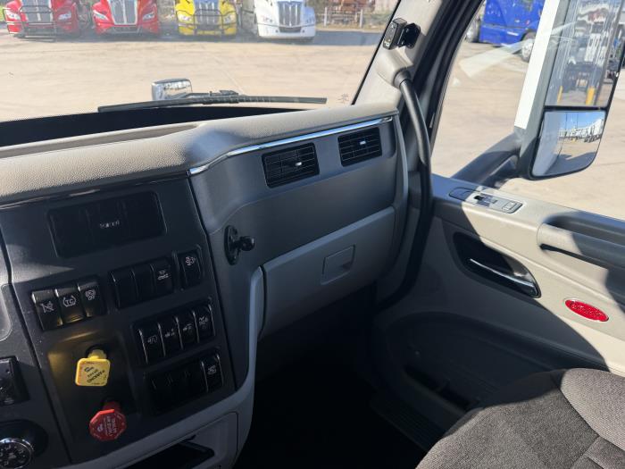 2021 Peterbilt 579-35