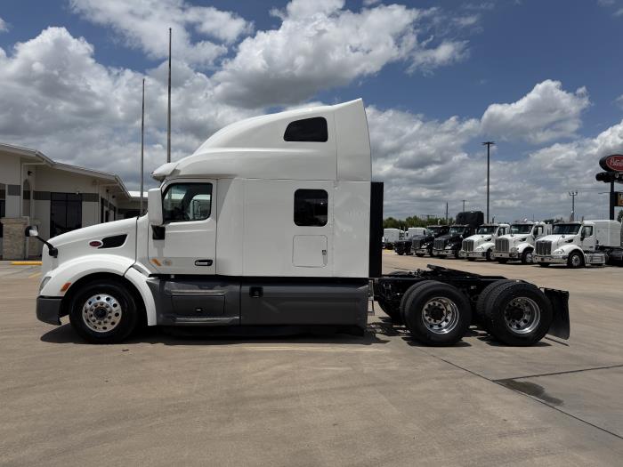 2021 Peterbilt 579-1