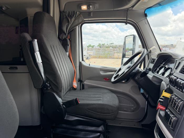 2021 Peterbilt 579-22