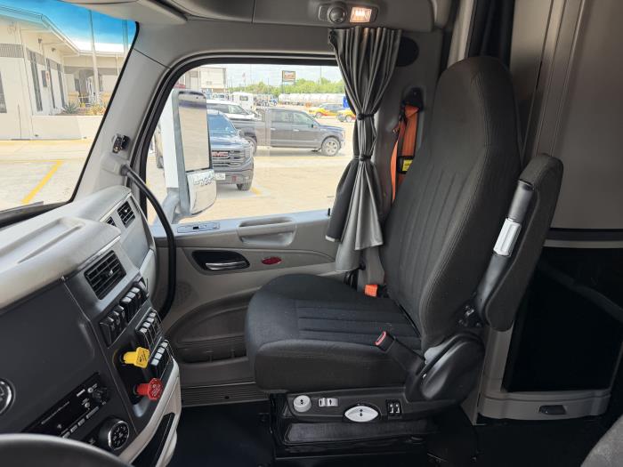 2021 Peterbilt 579-24