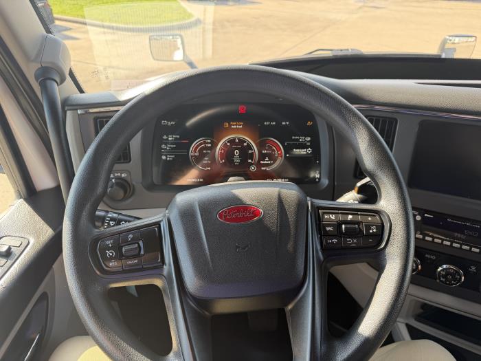 2022 Peterbilt 579-37