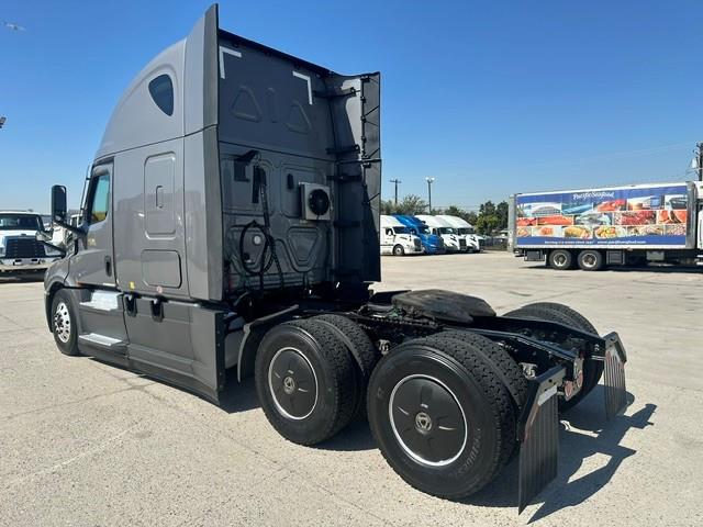 2022 Freightliner Cascadia-5