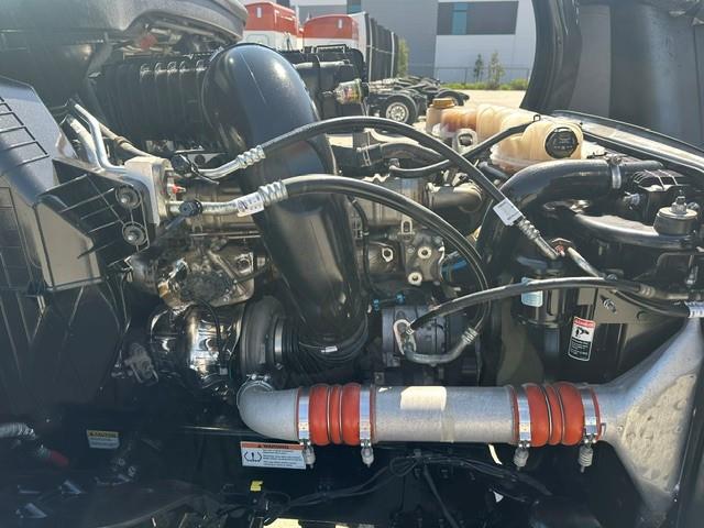 2022 Freightliner Cascadia-9