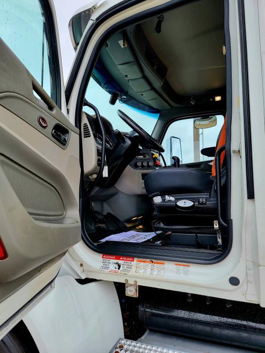 2020 Peterbilt 567-24