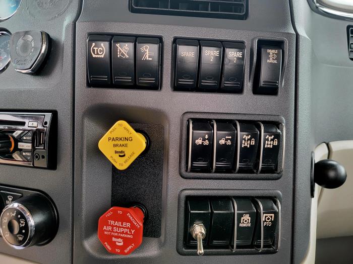 2020 Peterbilt 567-26