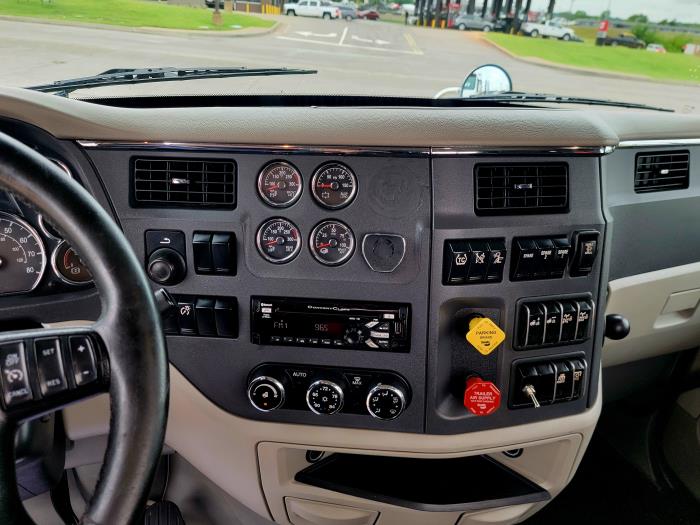 2020 Peterbilt 567-27