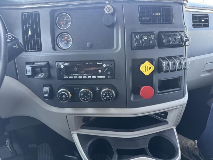 2022 Peterbilt 579-4