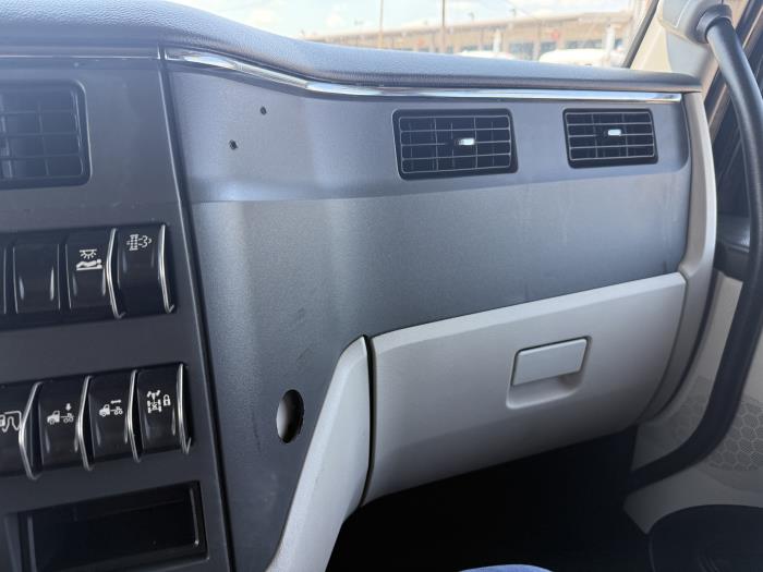 2022 Peterbilt 579-6