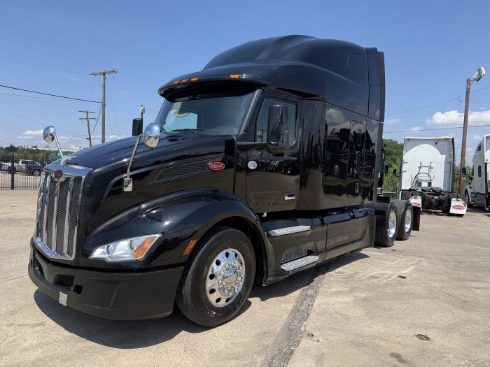 2022 Peterbilt 579-0