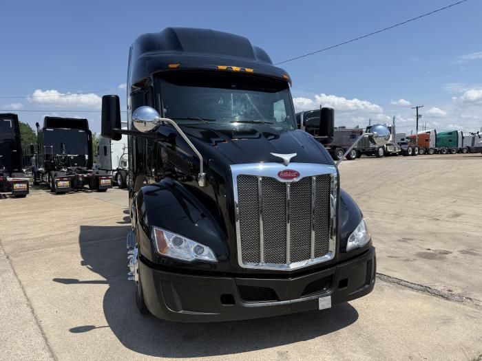 2022 Peterbilt 579-24