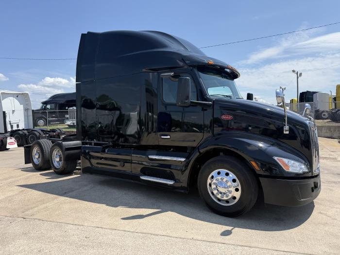 2022 Peterbilt 579-27