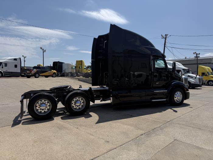 2022 Peterbilt 579-32