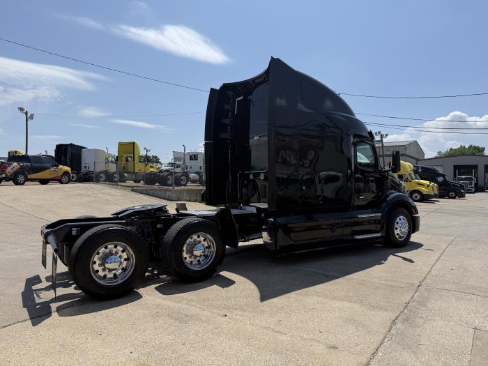 2022 Peterbilt 579-33