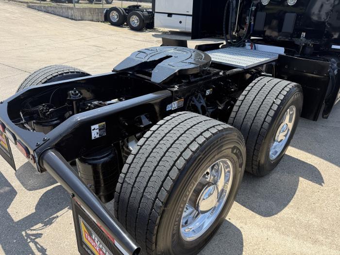 2022 Peterbilt 579-38