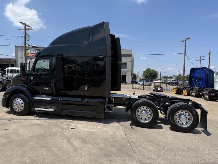 2022 Peterbilt 579-40